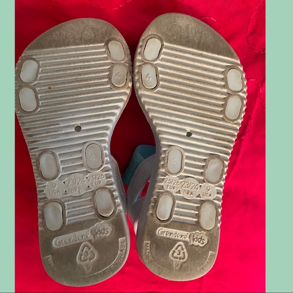 Frozen Sandals (Grendene) GUC - Picture 2 of 2